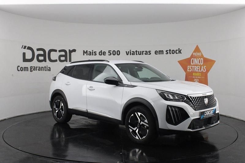 Usado Peugeot e-2008 Allure 114 kW (156 HP) 2025 Branco SUV