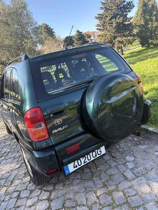 Usado Toyota RAV4 150 HP (110 kW) 2000 Sedan