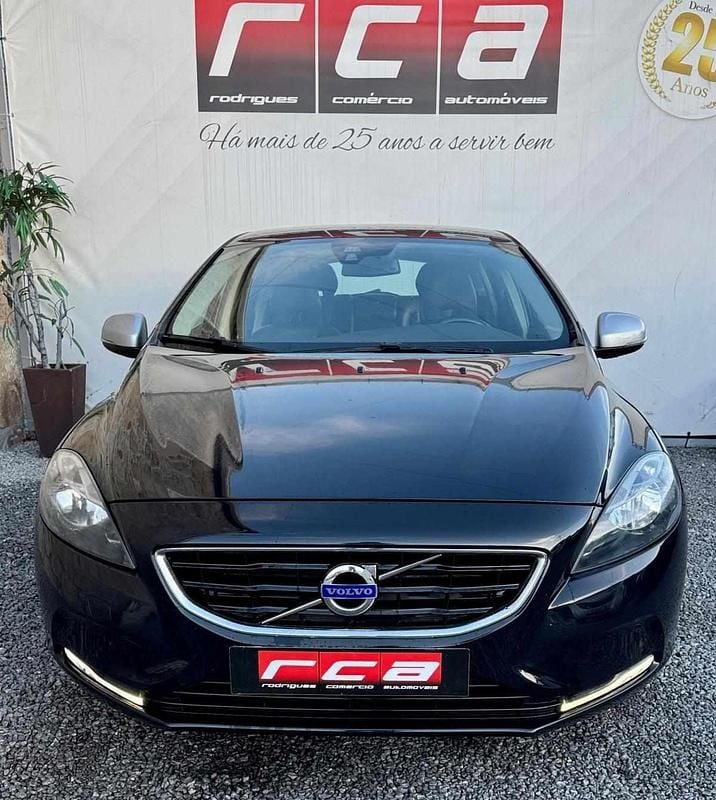 Usado Volvo V40 R-Design Momentum 115 HP (84 kW) 2013 Preto Carrinha