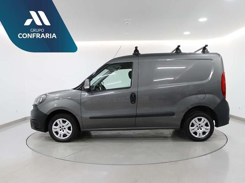 Usado Fiat Doblò 95 HP (69 kW) 2018 Cinzento Monovolume