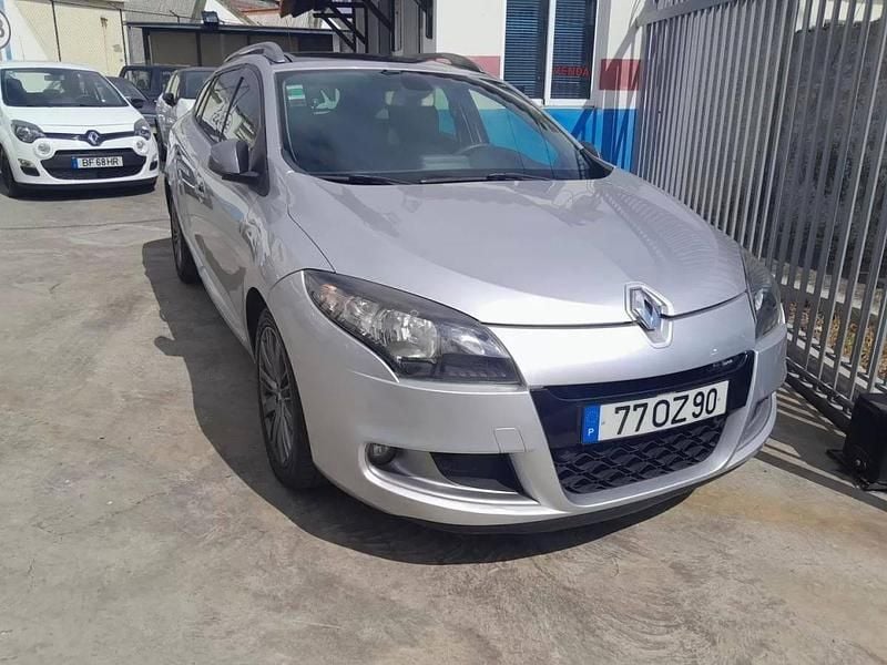 Usado Renault Mégane III 110 HP (80 kW) 2011 Cinzento Carrinha