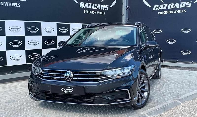Cinzento Usado 2021 VW Passat Carrinha | € 26.800 (Caro) - Imagem 1/4