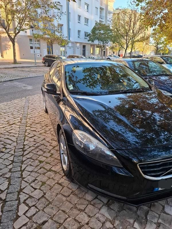 Usado Volvo V40 120 HP (88 kW) 2016 Preto Citadino