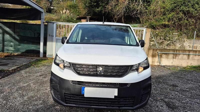 Branco Usado 2021 Peugeot Partner Monovolume | € 11.780 (Bom preço) - Imagem 1/4