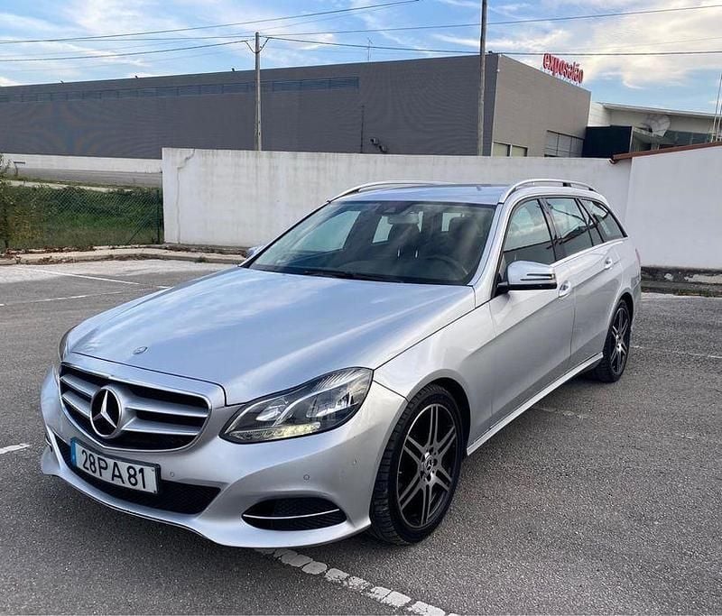 Usado 2014 Mercedes E350 Sedan | € 13.750 - Imagem 1/4