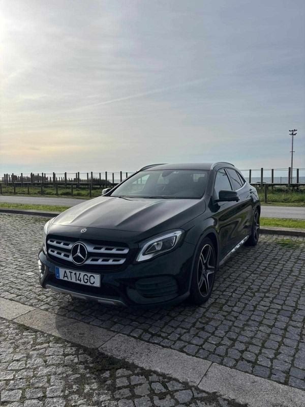 Preto Usado 2018 Mercedes GLA200 SUV | € 23.500 (Preço justo) - Imagem 1/4