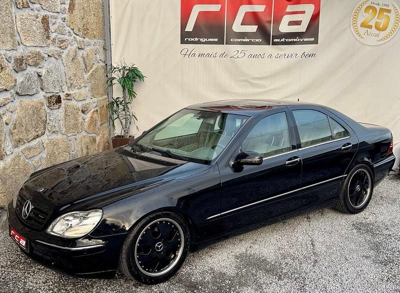 Preto Usado 2000 Mercedes S320 Sedan | € 8.250 - Imagem 1/4
