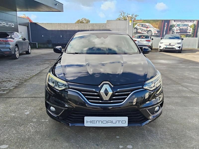 Usado Renault Mégane IV Intens 110 HP (80 kW) 2017 Preto