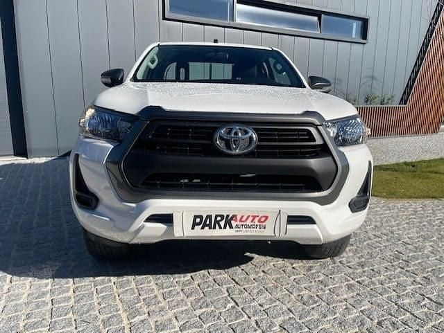 Usado Toyota HiLux 150 HP (110 kW) 2024 Branco Pickup