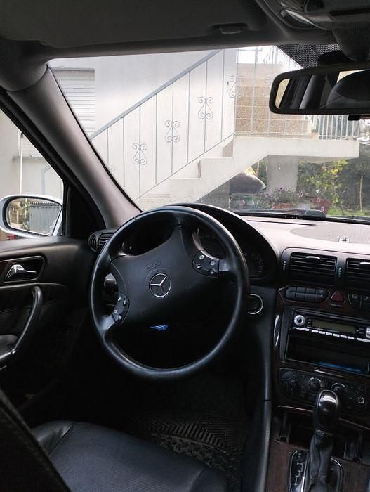 Usado Mercedes C220 143 HP (105 kW) 2001 Sedan