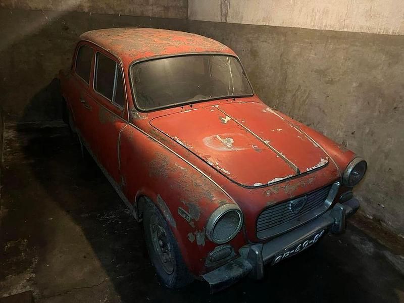 Usado Lancia Appia 46 HP (33 kW) 1960 Sedan