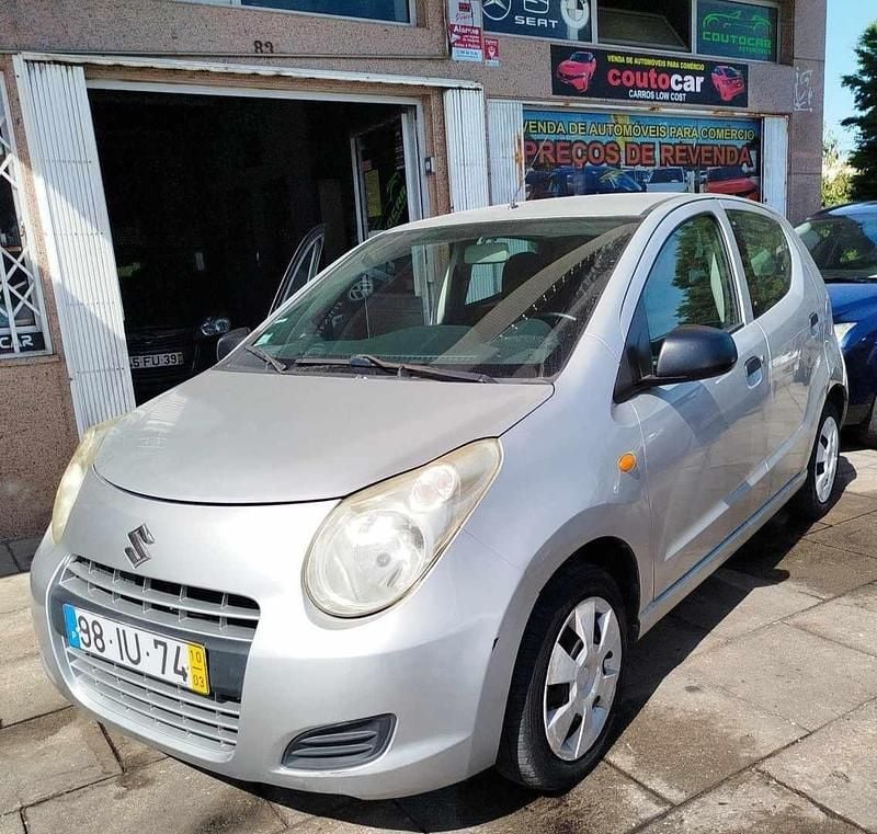 Cinzento Usado 2010 Suzuki Alto Citadino | € 3.299 - Imagem 1/1