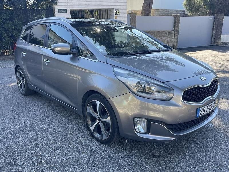 Usado Kia Carens 136 HP (100 kW) 2015 Monovolume