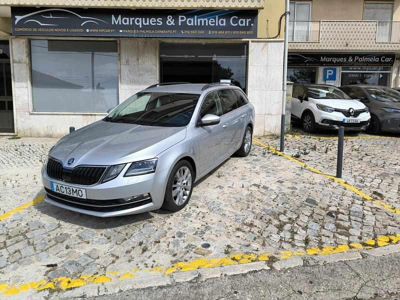 Cinzento Usado 2020 Skoda Octavia Carrinha | € 18.749 (Bom preço) - Imagem 1/4