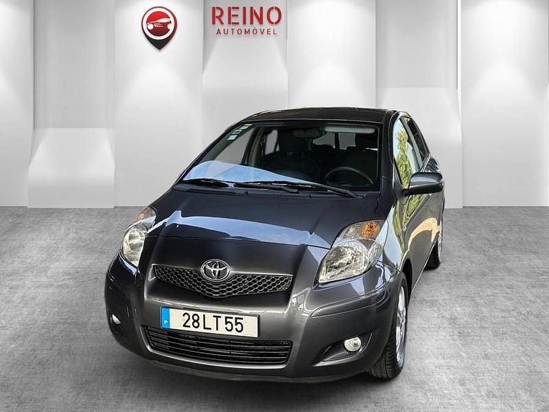 Cinza Usado 2011 Toyota Yaris Active Citadino | € 8.900 (Preço elevado) - Imagem 1/4