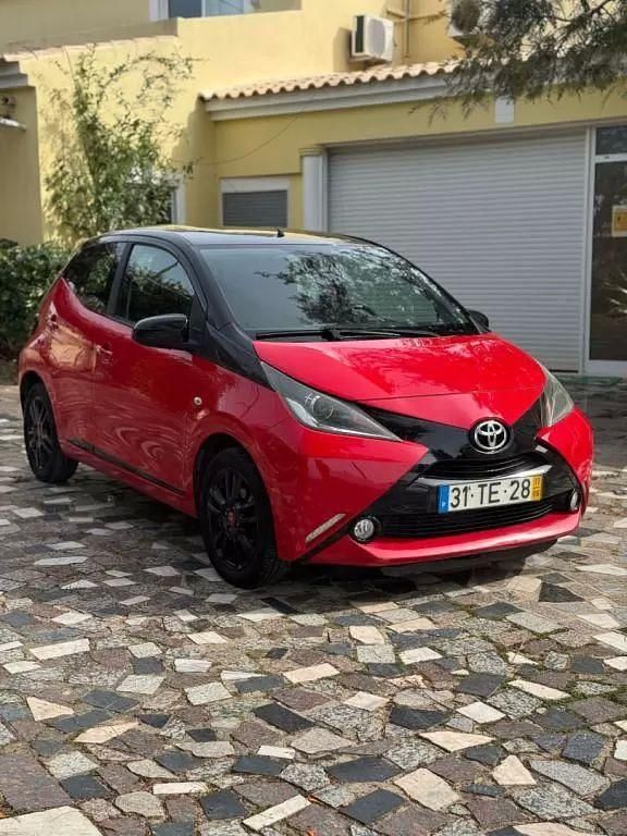 Vermelho Usado 2017 Toyota Aygo X-play Citadino | € 11.900 (Caro) - Imagem 1/4