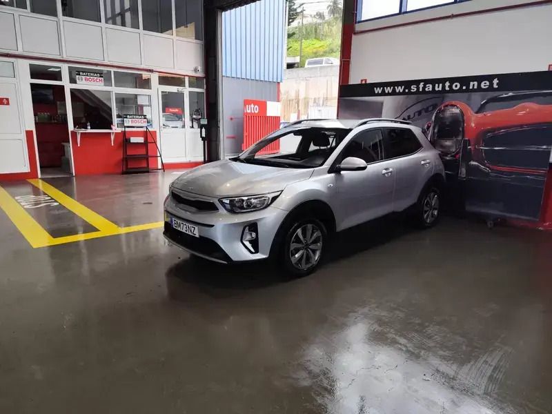 Cinzento Usado 2024 Kia Stonic SUV | € 19.990 (Preço elevado) - Imagem 1/4