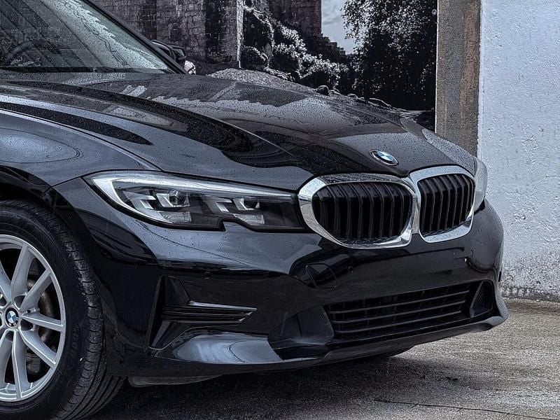 Usado BMW 330 292 HP (214 kW) 2019 Preto Sedan