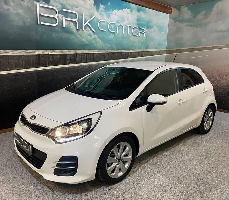 Branco Usado 2016 Kia Rio | € 10.500 (Preço justo) - Imagem 1/4
