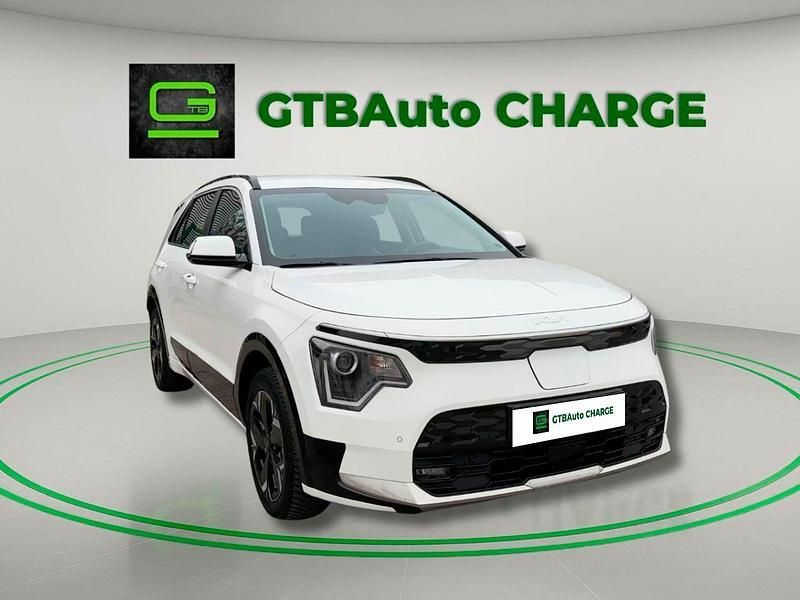 Branco Usado 2023 Kia e-Niro Vision SUV | € 34.750 (Preço elevado) - Imagem 1/4