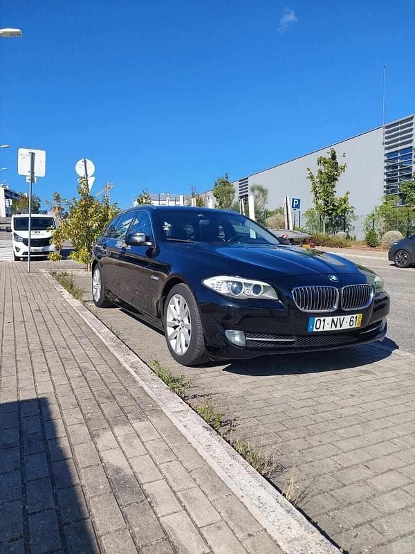 Preto Usado 2013 BMW 520 Carrinha | € 18.800 (Preço justo) - Imagem 1/4