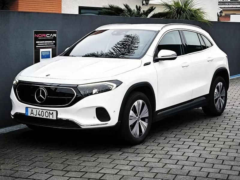 Branco Usado 2021 Mercedes EQA250 Progressive SUV | € 32.950 (Preço justo) - Imagem 1/4