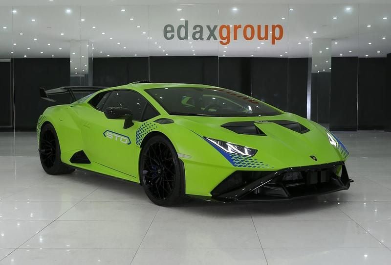 Verde Usado 2023 Lamborghini Huracán Coupé | € 439.000 - Imagem 1/2