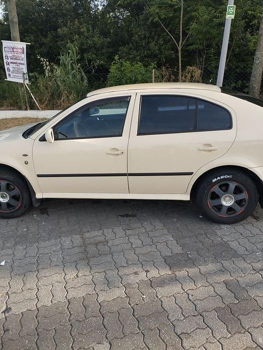 Usado 2003 Skoda Octavia SE Sedan | € 1.800 - Imagem 1/4