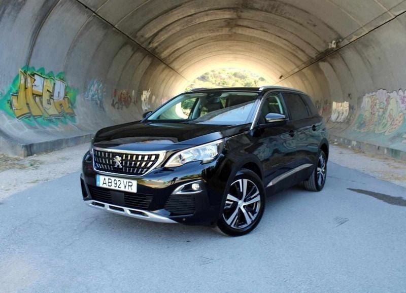 Preto Usado 2020 Peugeot 5008 Monovolume | € 26.590 (Preço justo) - Imagem 1/4