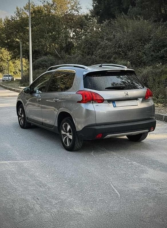 Usado Peugeot 2008 Allure 82 HP (60 kW) 2016 Cinza SUV