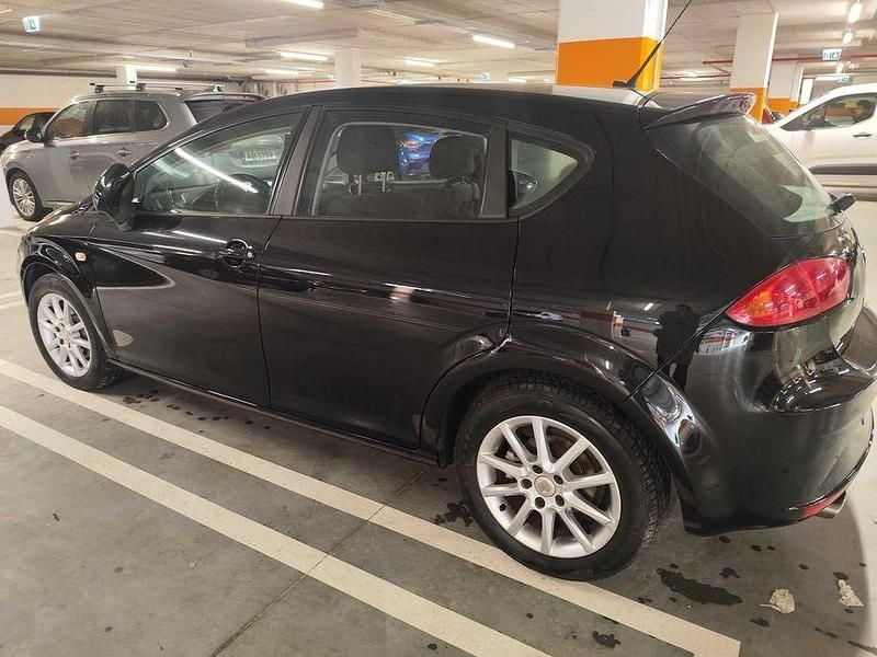 Usado Seat Leon 105 HP (77 kW) 2011 Sedan