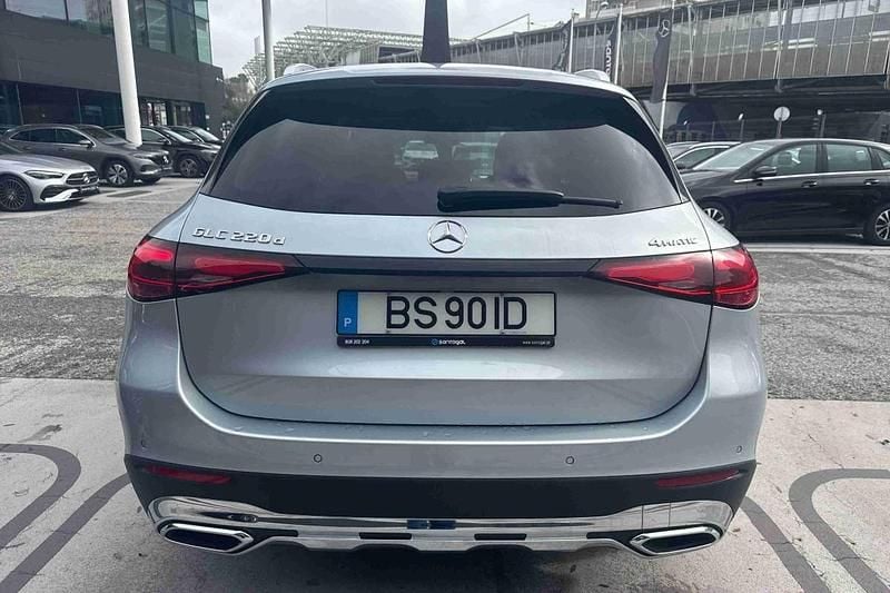 Usado Mercedes 220 197 HP (144 kW) 2025 Cinzento