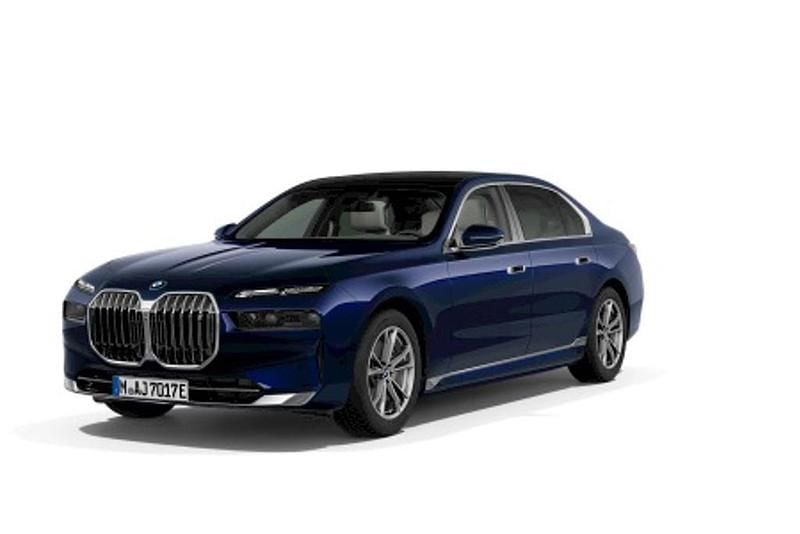 Usado BMW 750e Comfort Edition 489 HP (359 kW) 2023 Sedan