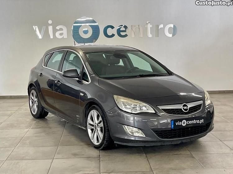 Branco Usado 2010 Opel Astra Edition Monovolume | € 3.250 (Super Preço) - Imagem 1/1