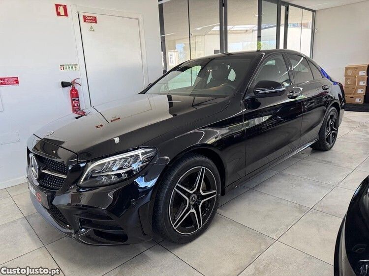 Preto Usado 2021 Mercedes C300e AMG line Sedan | € 35.750 (Preço justo) - Imagem 1/1