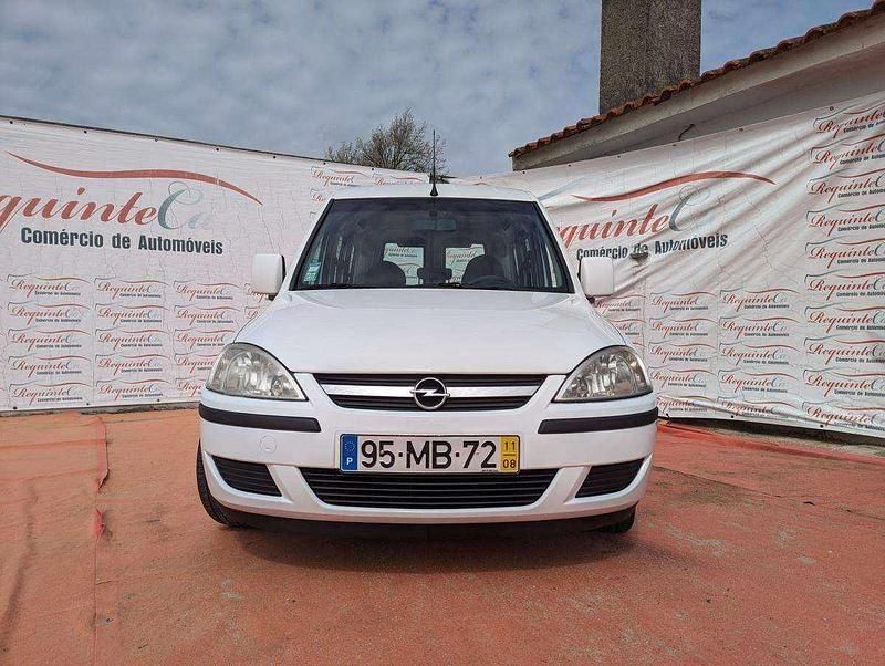 Usado Opel Combo 75 HP (55 kW) 2011 Branco Monovolume
