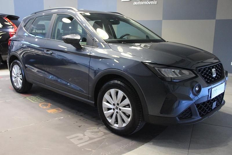 Cinza Usado 2022 Seat Arona Reference SUV | € 14.990 (Bom preço) - Imagem 1/4