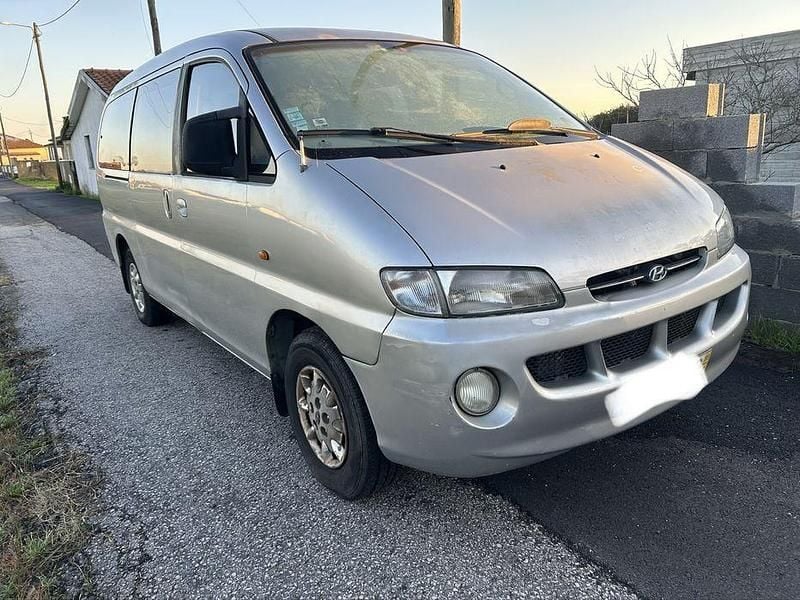 Usado 1999 Hyundai H-1 Monovolume | € 3.500 - Imagem 1/4