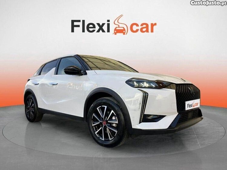 Branco Usado 2023 DS Automobiles DS3 Crossback E-Tense Connected Chic SUV | € 23.990 (Preço justo) - Imagem 1/1