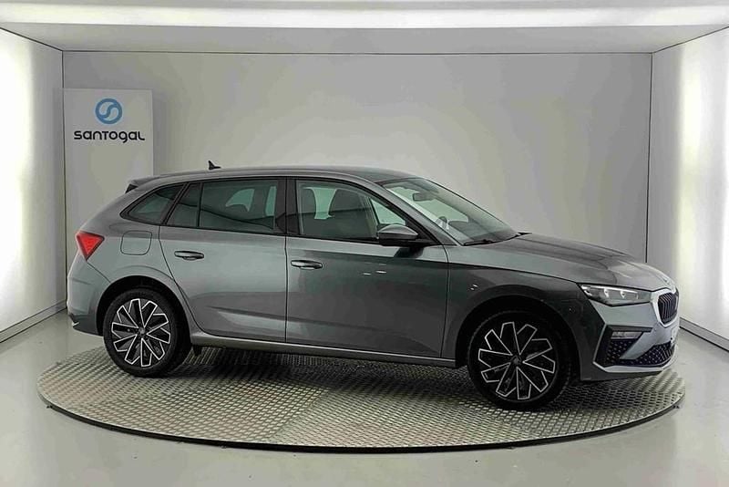 Cinzento Novo 2025 Skoda Scala Selection Citadino | € 24.490 (Preço elevado) - Imagem 1/4