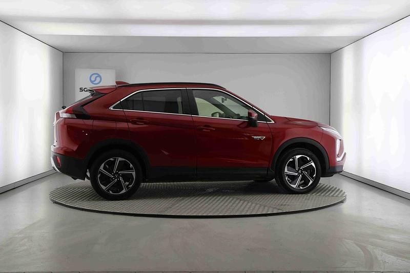 Usado Mitsubishi Eclipse Cross 98 HP (72 kW) 2022 Vermelho SUV