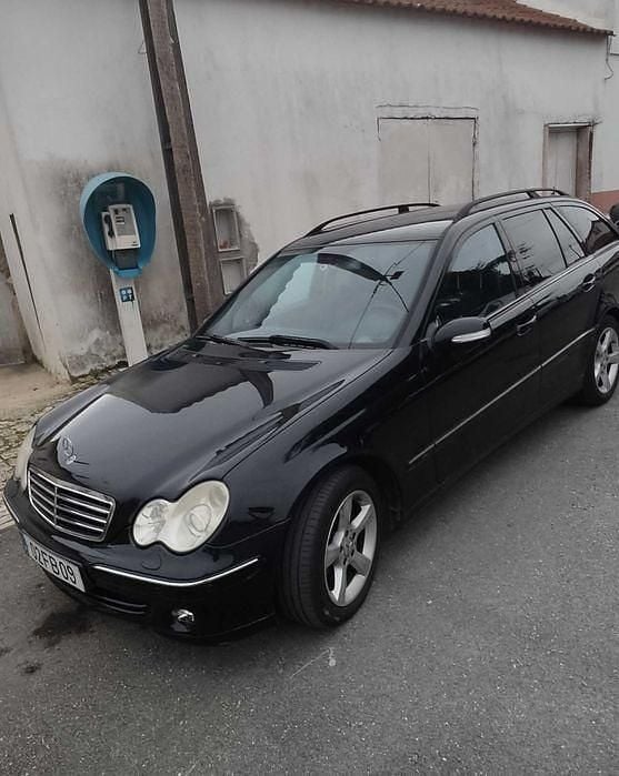 Usado 2004 Mercedes C220 Sedan | € 6.000 - Imagem 1/4