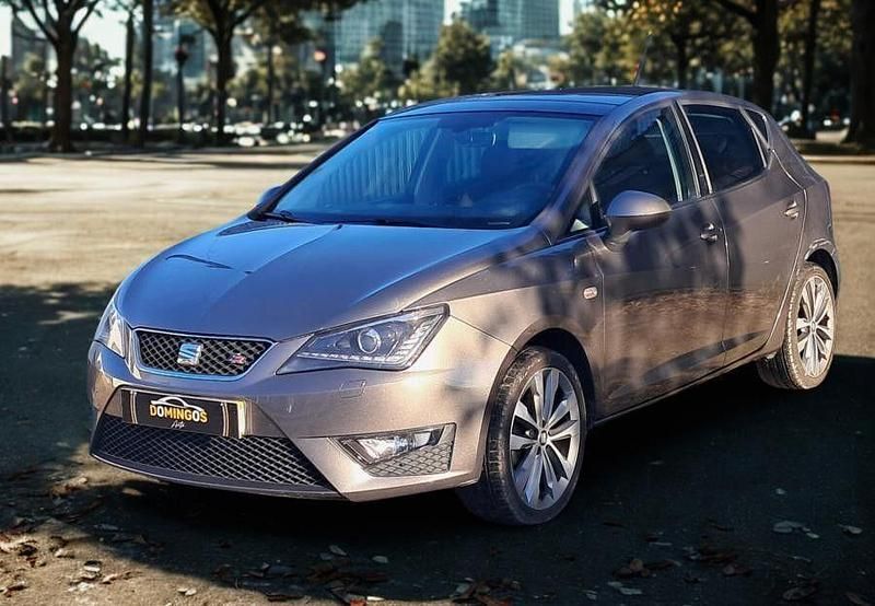 Usado Seat Ibiza FR 105 HP (77 kW) 2016 Cinza