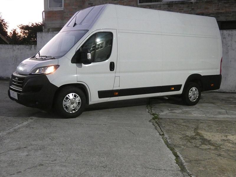 Usado Fiat Ducato 180 HP (132 kW) 2022 Branco Van