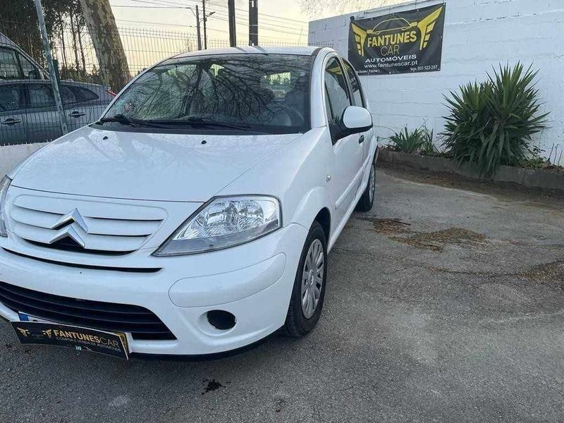 Branco Usado 2010 Citroën C3 Exclusive Citadino | € 6.500 (Preço justo) - Imagem 1/4