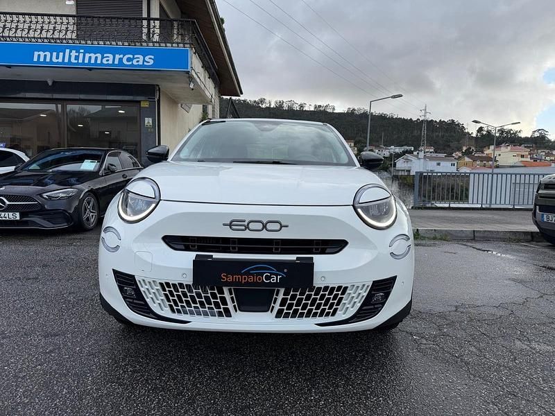 Novo Fiat 600 Icon 145 HP (106 kW) 2026 Branco SUV