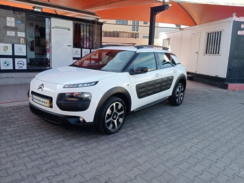 Branco Usado 2016 Citroën C4 Feel | € 13.900 (Preço elevado) - Imagem 1/4