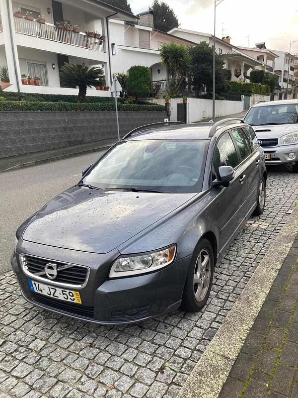 Usado Volvo V50 109 HP (80 kW) 2010 Cinzento Carrinha