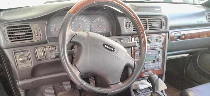 Usado Volvo C70 163 HP (119 kW) 2000 Azul Coupé