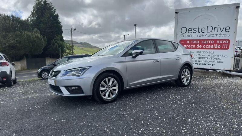 Cinza prata Usado 2020 Seat Leon Style Citadino | € 17.490 (Preço justo) - Imagem 1/4